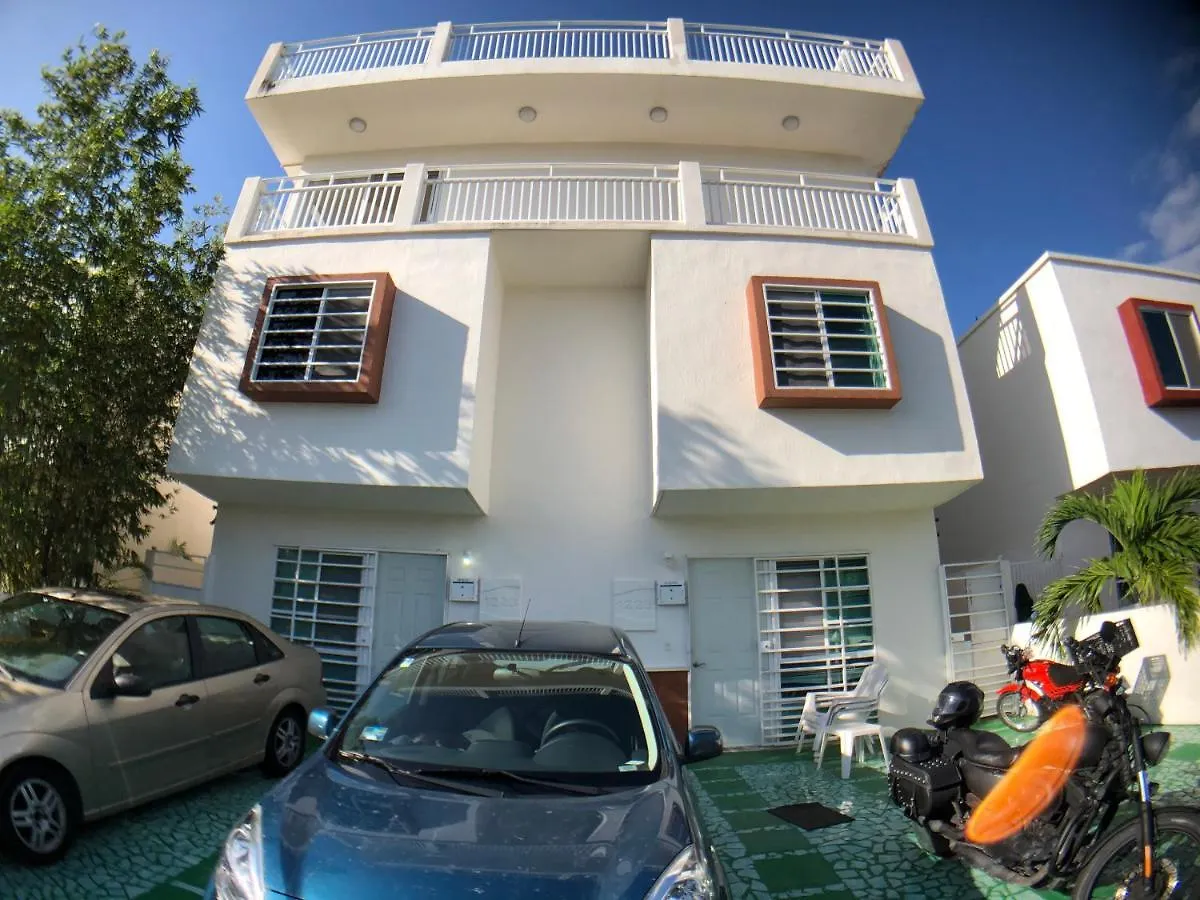 Casa Colibri, Playa Del Carmen Villa